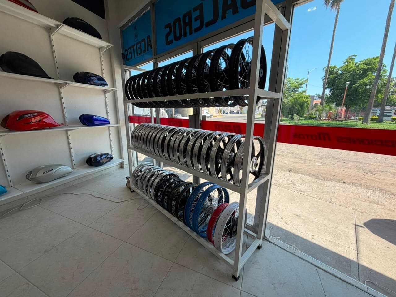 Rines para motocicleta exhibidos en RM